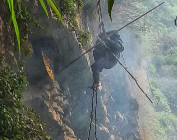 Lower Manaslu Honey Hunting and Charity Trek